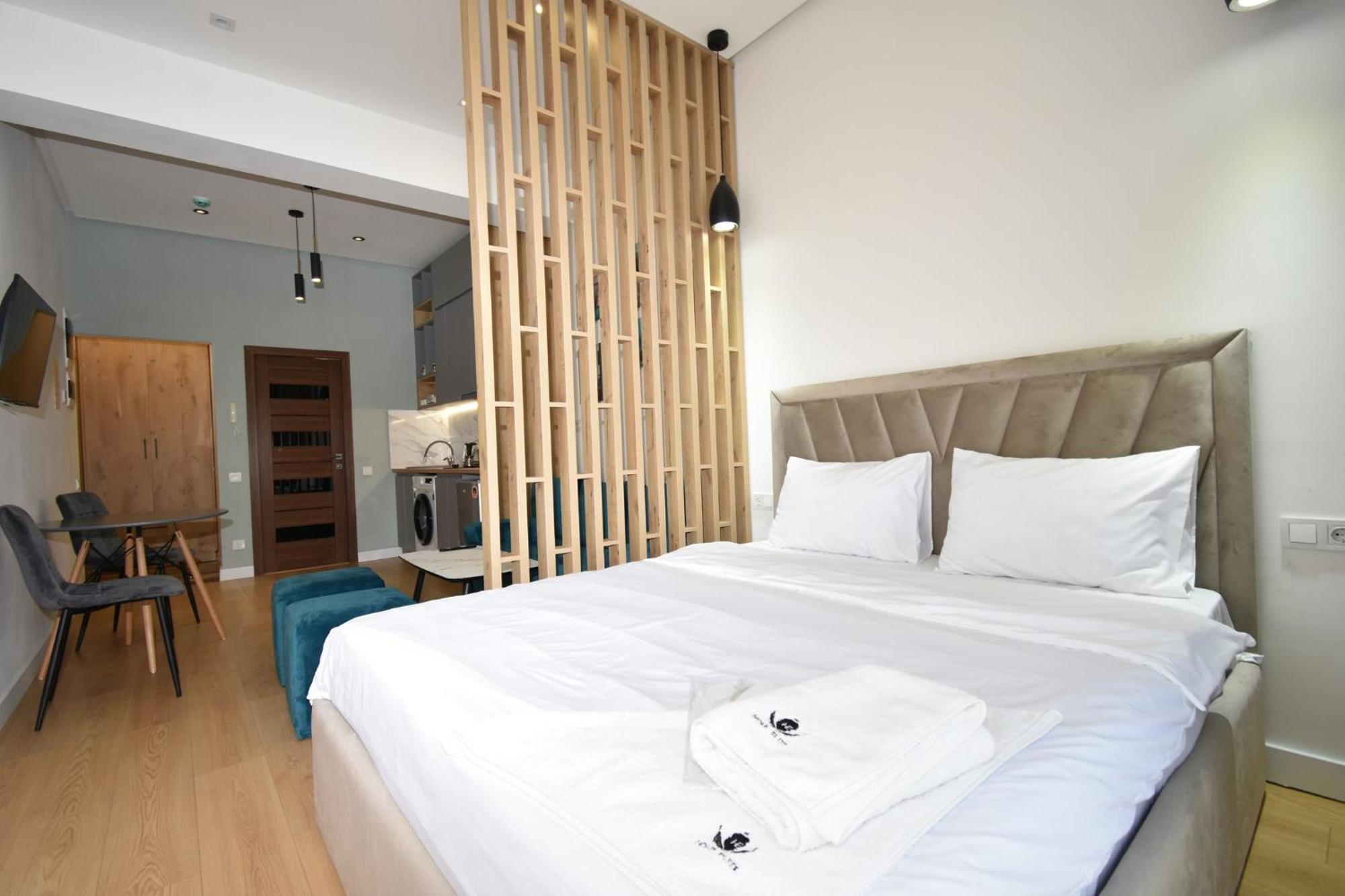 Aygestan Plaza Lejlighedshotel Jerevan Eksteriør billede