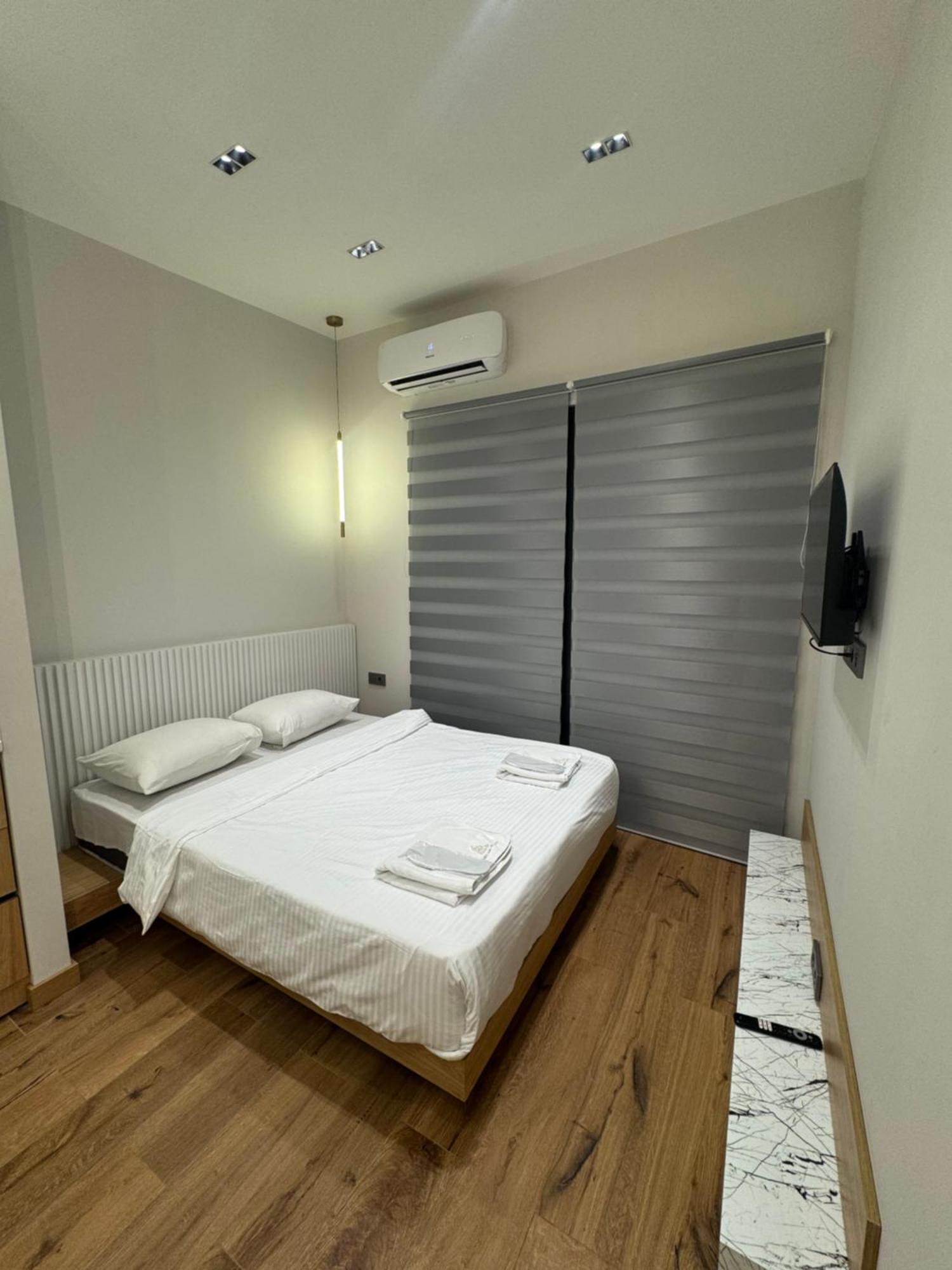 Aygestan Plaza Lejlighedshotel Jerevan Eksteriør billede